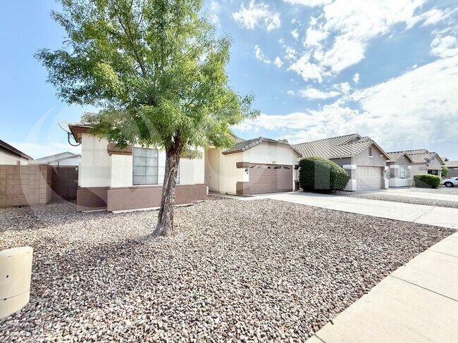 Foto del edificio - 13018 W Pershing Ave