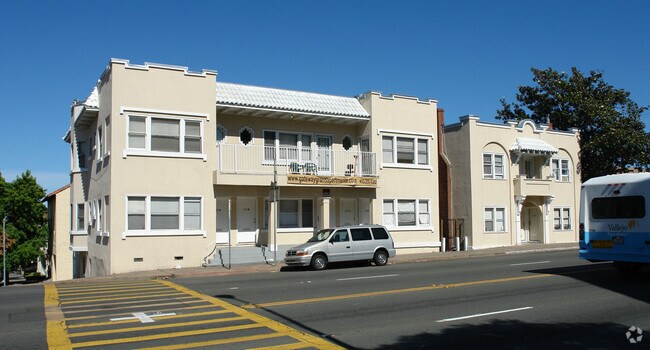 Building Photo - 1901-1911 Sonoma Blvd