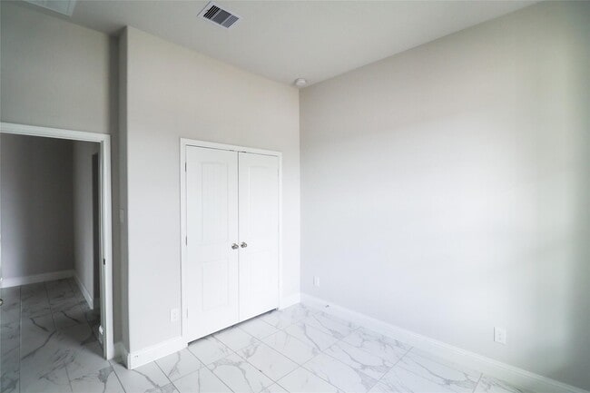 Building Photo - 10106 Water Harbor Dr