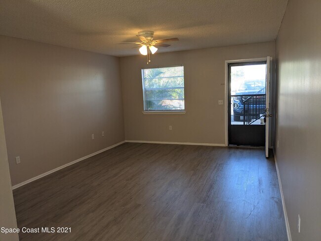 Foto del edificio - 323 Olmstead Dr