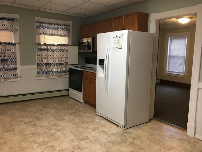 Building Photo - 278 E Main St