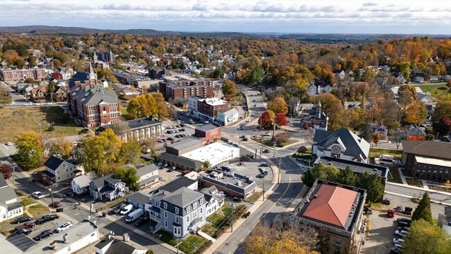 Building Photo - 47 Mechanic St