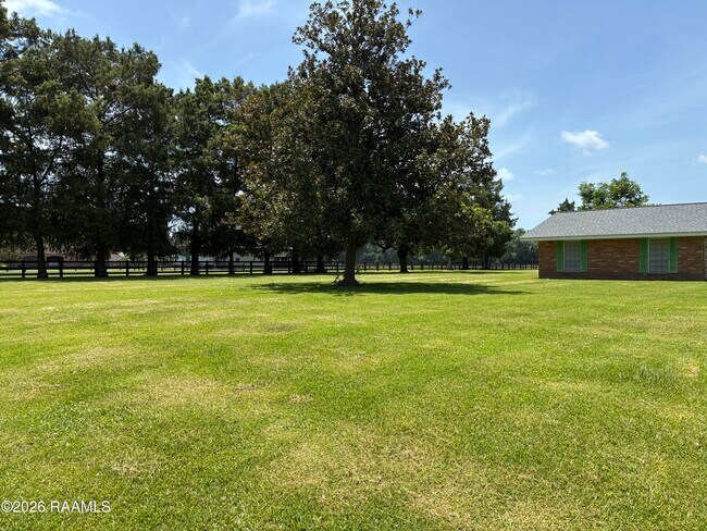 Foto del edificio - 101 Sonnier Rd