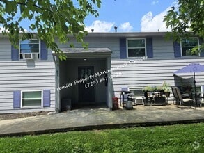 Building Photo - 455 McCleery St