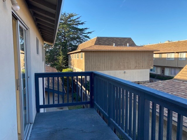 Building Photo - 3046 Sunset Ave