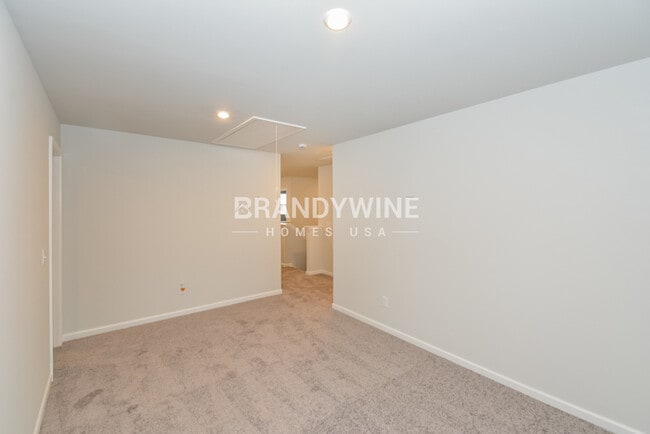 Building Photo - Welcome 2024 in Style: Your New Home at Da...