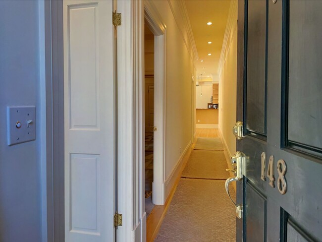 Building Photo - 1 Bed + Office/Living, 1 Bath - Noe Bernal...