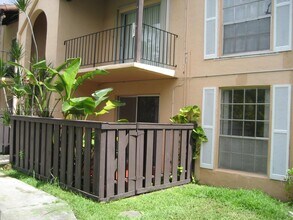 Building Photo - 10748 N Kendall Dr