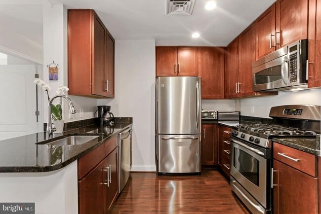 Foto del edificio - 525 N Fayette St