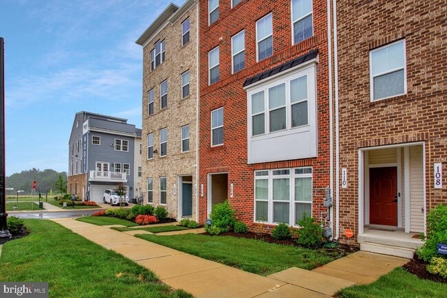 Building Photo - 100 Lawndale Dr