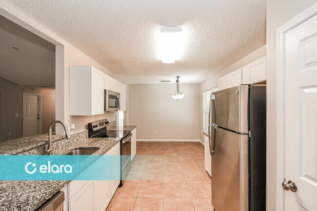 Building Photo - 7863 Spring Branch Dr S