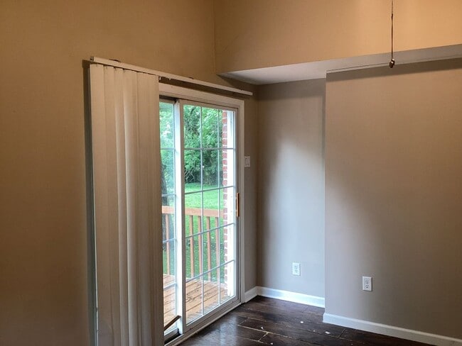 Foto del edificio - 7002 N Ralston Ave