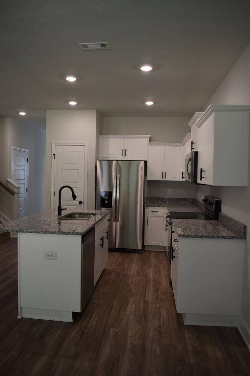 Foto del edificio - 4109 Taylor Pond Rd