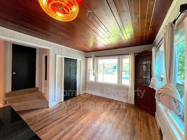 Foto del edificio - 613 Charlotte Ave