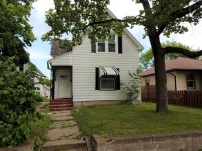 Building Photo - 1725 Mississippi St