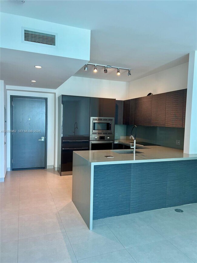 Building Photo - 1080 Brickell Ave