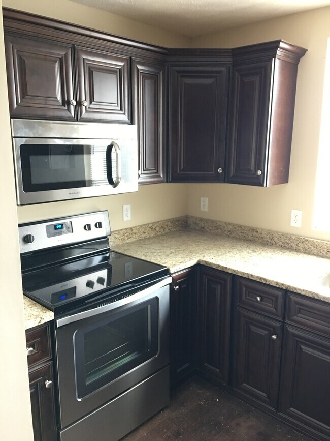 Foto del edificio - Newer Home In Safe Family Friendly Neighbo...