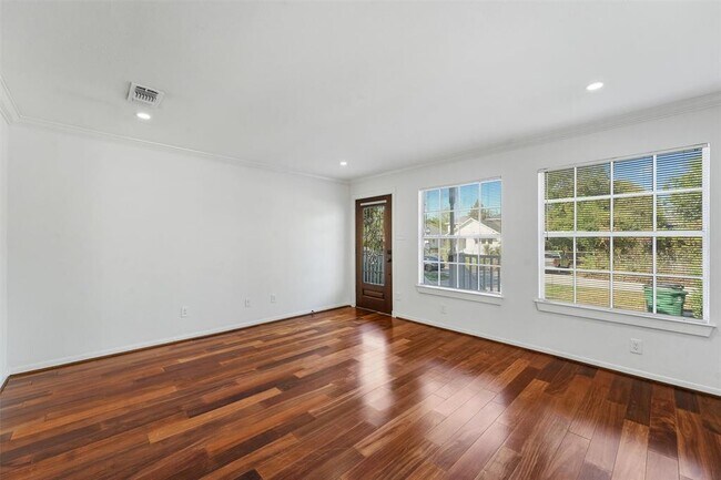 Foto del edificio - 1542 Waverly St