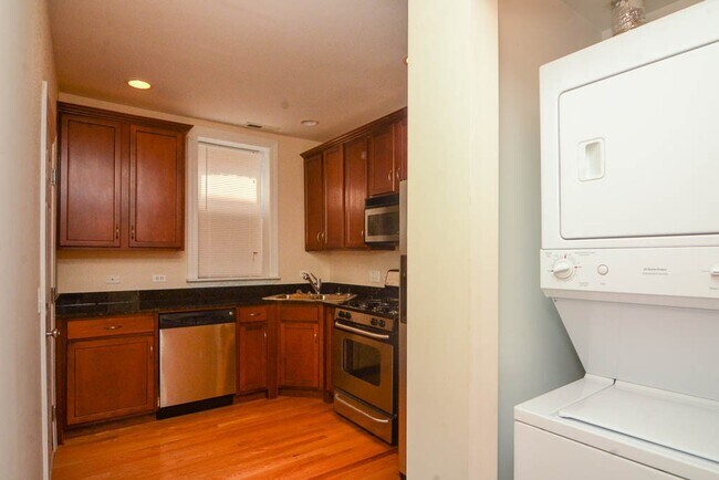 Foto del edificio - 3241 N Clifton Ave