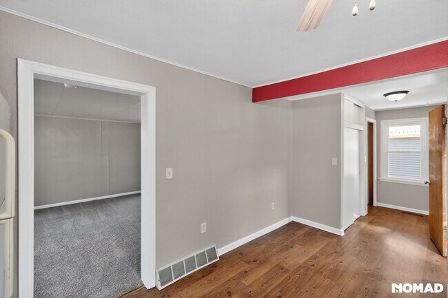 Foto del edificio - 301 Birch Ave