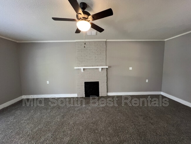 Building Photo - 2058 Kingsley Ave