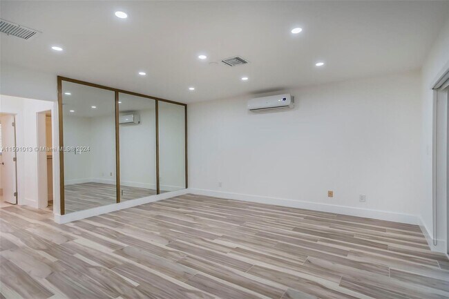 Building Photo - 6955 Northwest 18th Street Apt #6955, Marg...