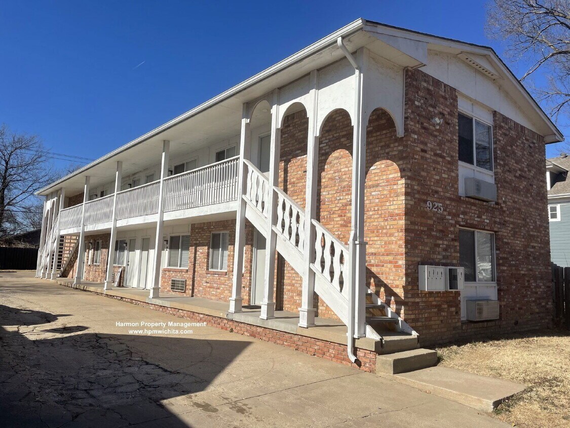 Primary Photo - 925 S Main St