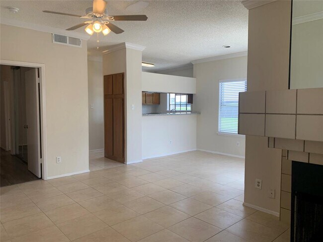 Foto del edificio - 2710 Grants Lake Blvd