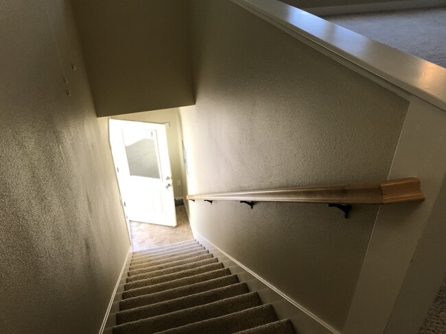 Building Photo - Studio unit in Doe Mill