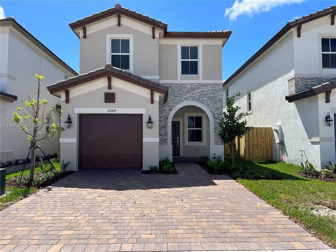 Primary Photo - 2364 NW 130th St