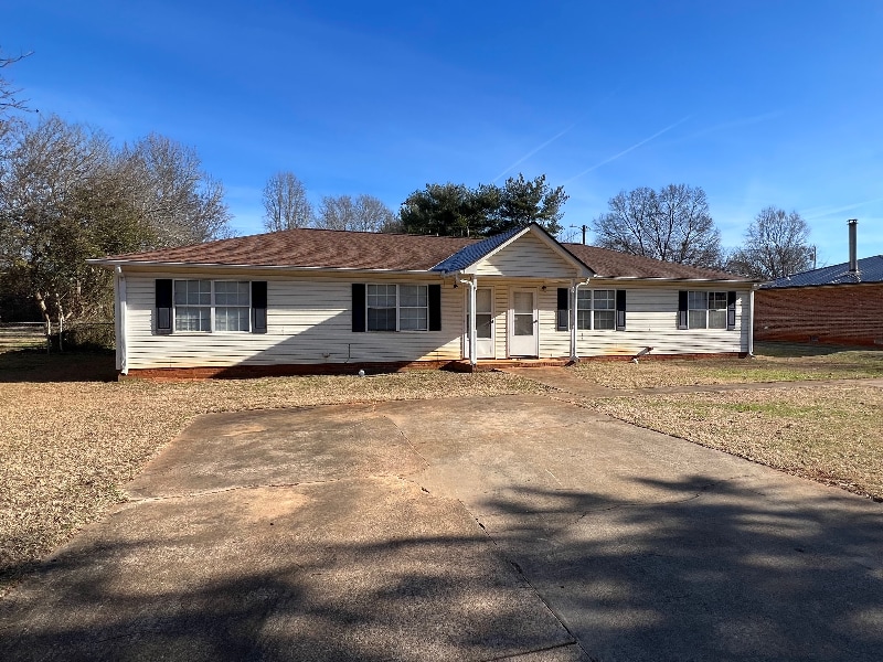 3890 Seminole Ave, Anderson, SC 29626 Room for Rent in Anderson, SC