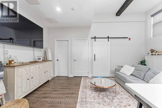 Building Photo - 405 Merritt St