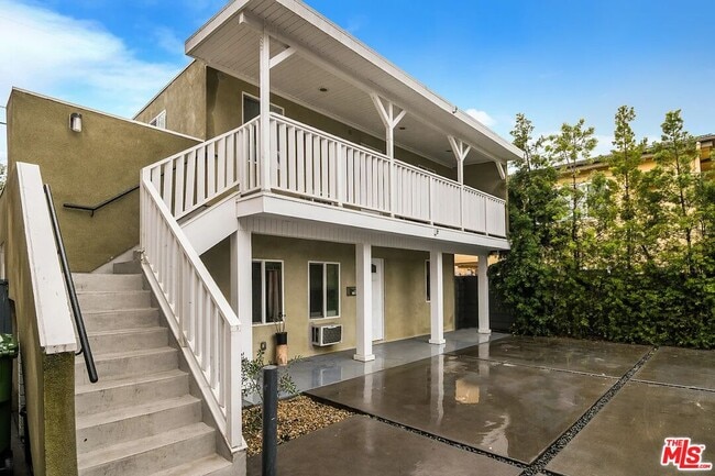 Foto del edificio - 5249 Satsuma Ave