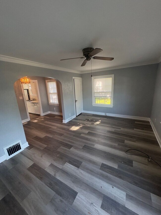 Foto del edificio - 2 Bedroom / 1 Bathroom Single family home in West Peoria