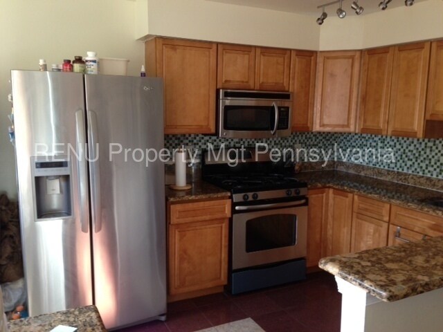 Building Photo - 12437 Sweet Briar Rd