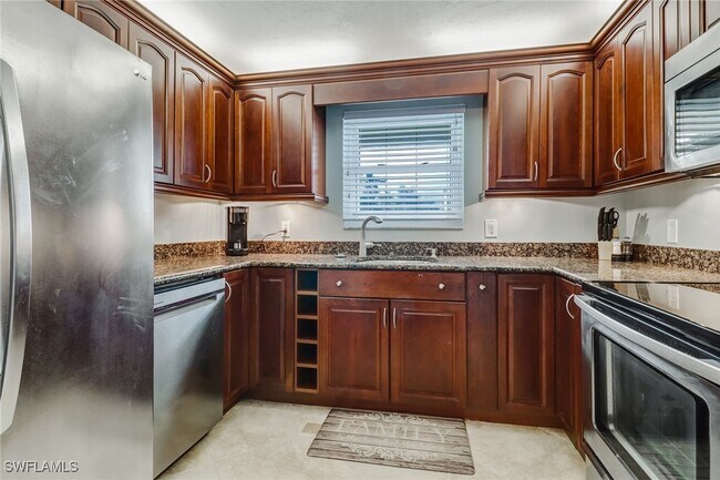 Foto del edificio - 1351 Curlew Ave