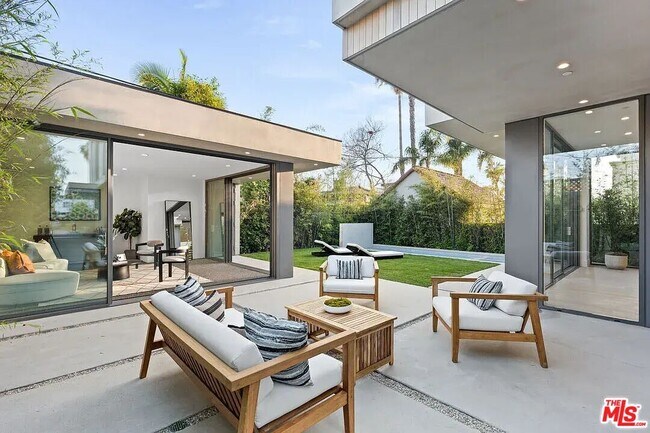 Foto del edificio - 6132 Maryland Dr