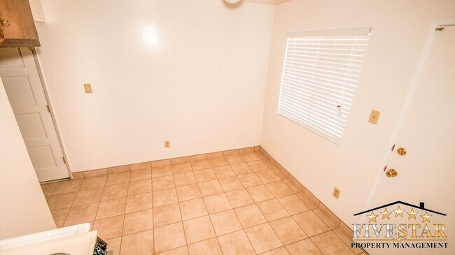 Foto del edificio - 2700 Ashe Rd