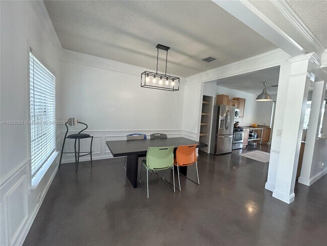 Building Photo - 5708 S Plum Bay Pky