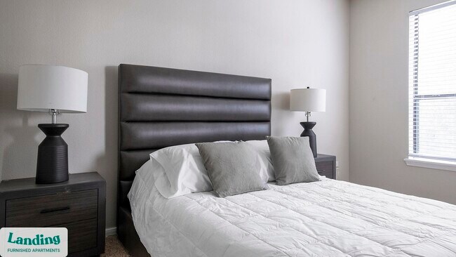 Building Photo - 2500 Woodland Park Dr