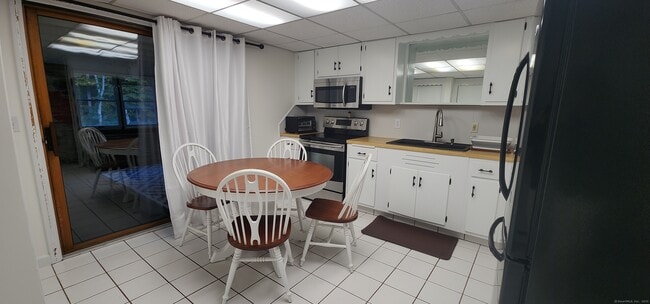 Building Photo - 96 Stanavage Rd