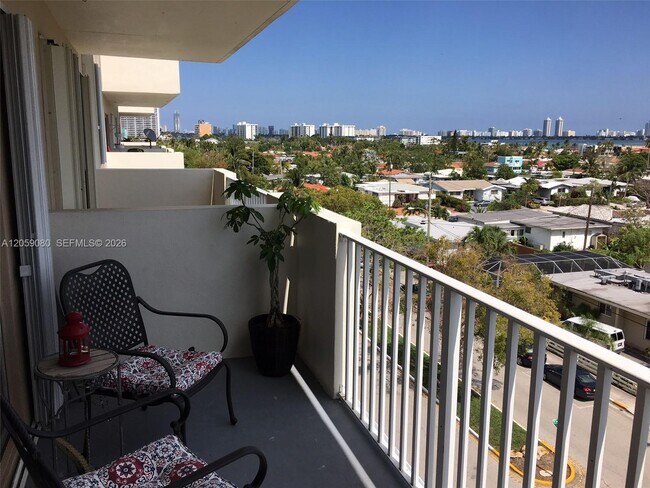 Foto del edificio - 1455 N Treasure Dr