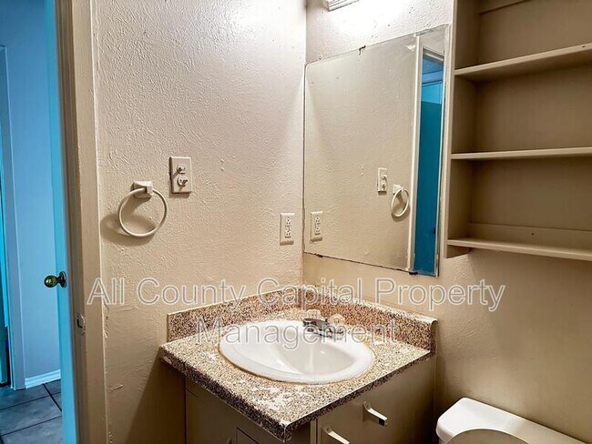 Foto del edificio - 1102 Hickory Grove Dr