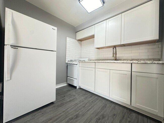 Foto del edificio - 7131 Marshall Rd