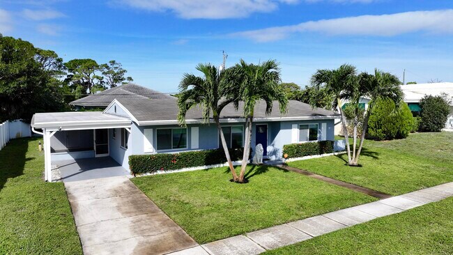 Foto del edificio - 1615 Crest Dr