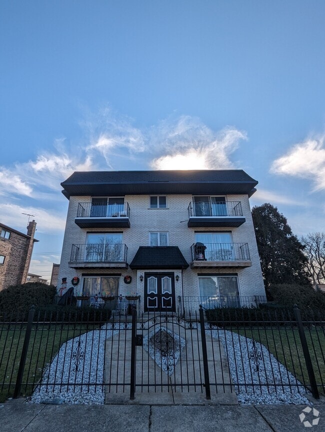 Building Photo - 8143 Marion Dr