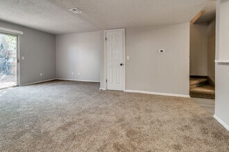 Building Photo - 1201 Lakecrest Dr