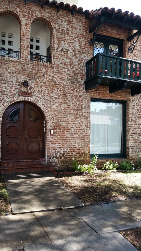 Primary Photo - 1140 N Vista St