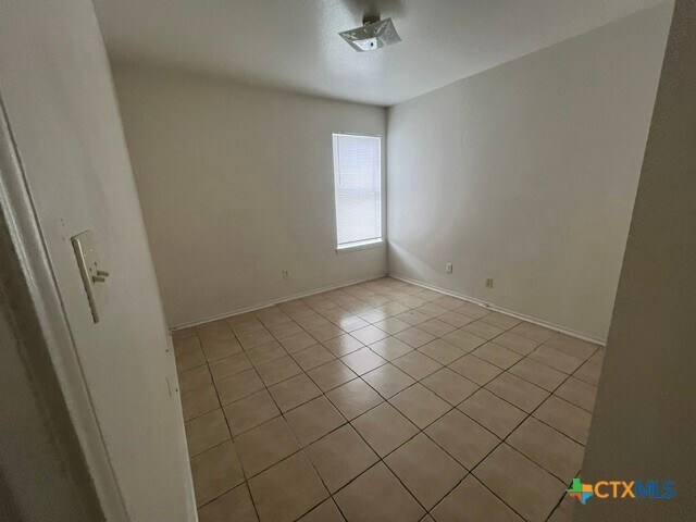 Building Photo - 3408 Barcelona Dr