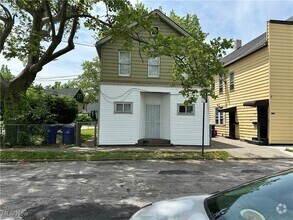 Building Photo - 1130 E 68th St